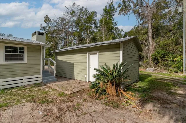 $285,000 | 674 State Road 21, Hawthorne, FL 32640