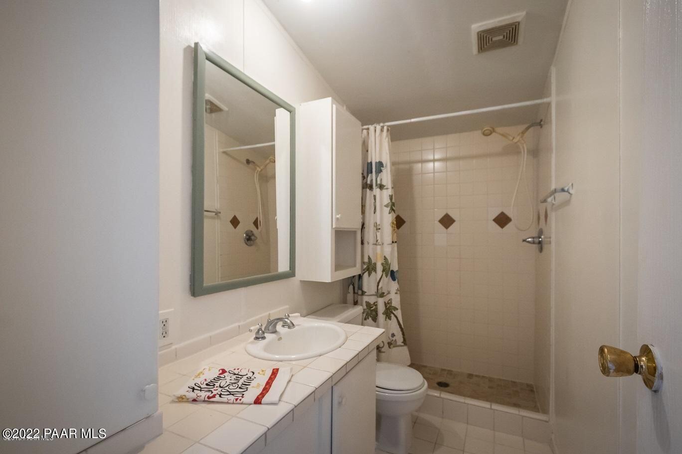 880 Rolling Hills Road Paulden, AZ 86334 - Photo 16 of 28 Guest Bathroom