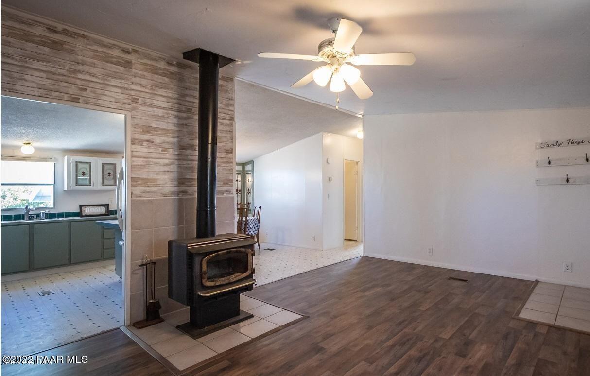 880 Rolling Hills Road Paulden, AZ 86334 - Photo 5 of 28 Living Room