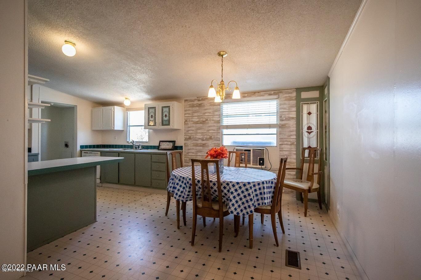 880 Rolling Hills Road Paulden, AZ 86334 - Photo 10 of 28 Dining