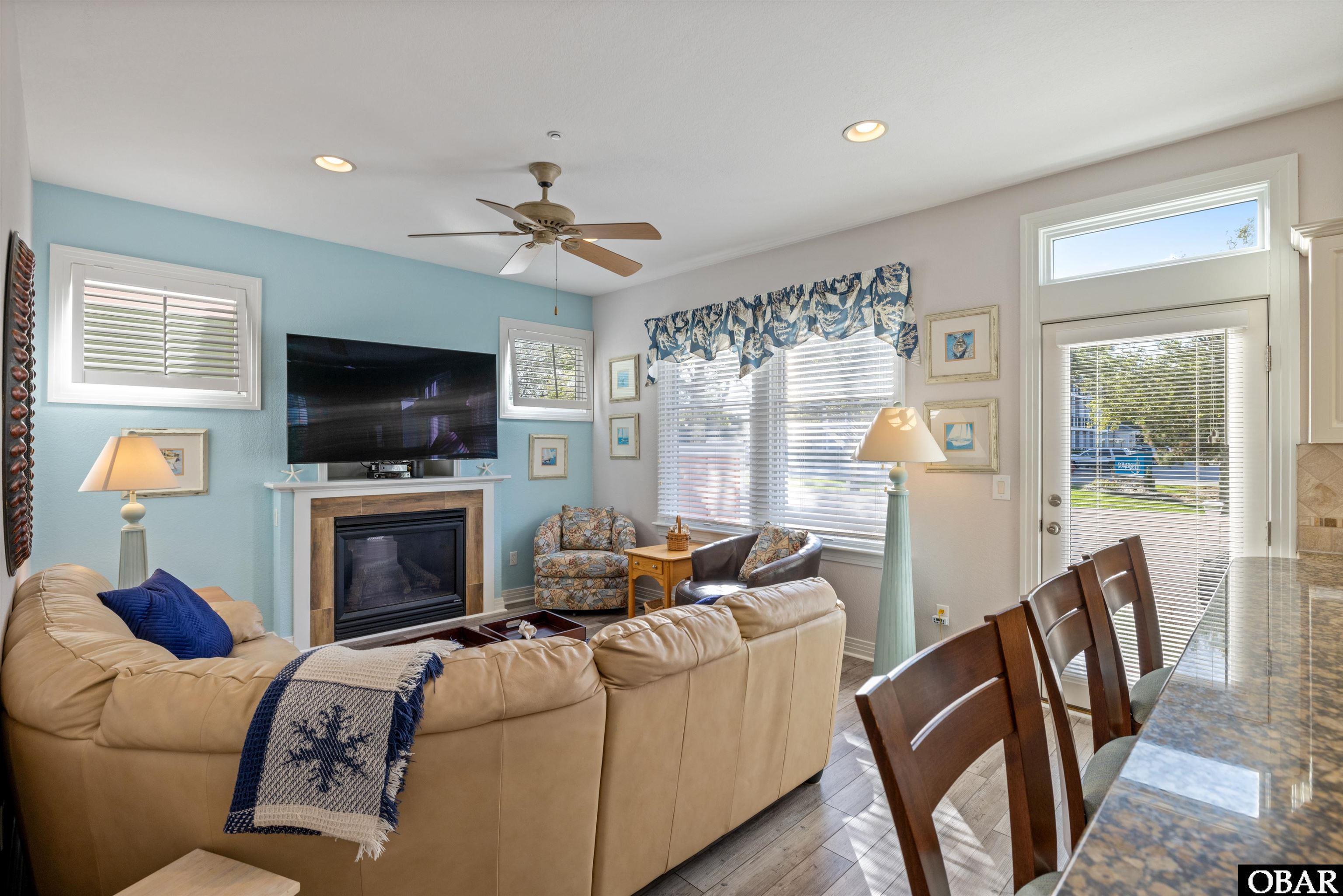 1332 Devonshire Road, Unit 24 Kill Devil Hills, NC 27948 - Photo 11 of 50 Living Room