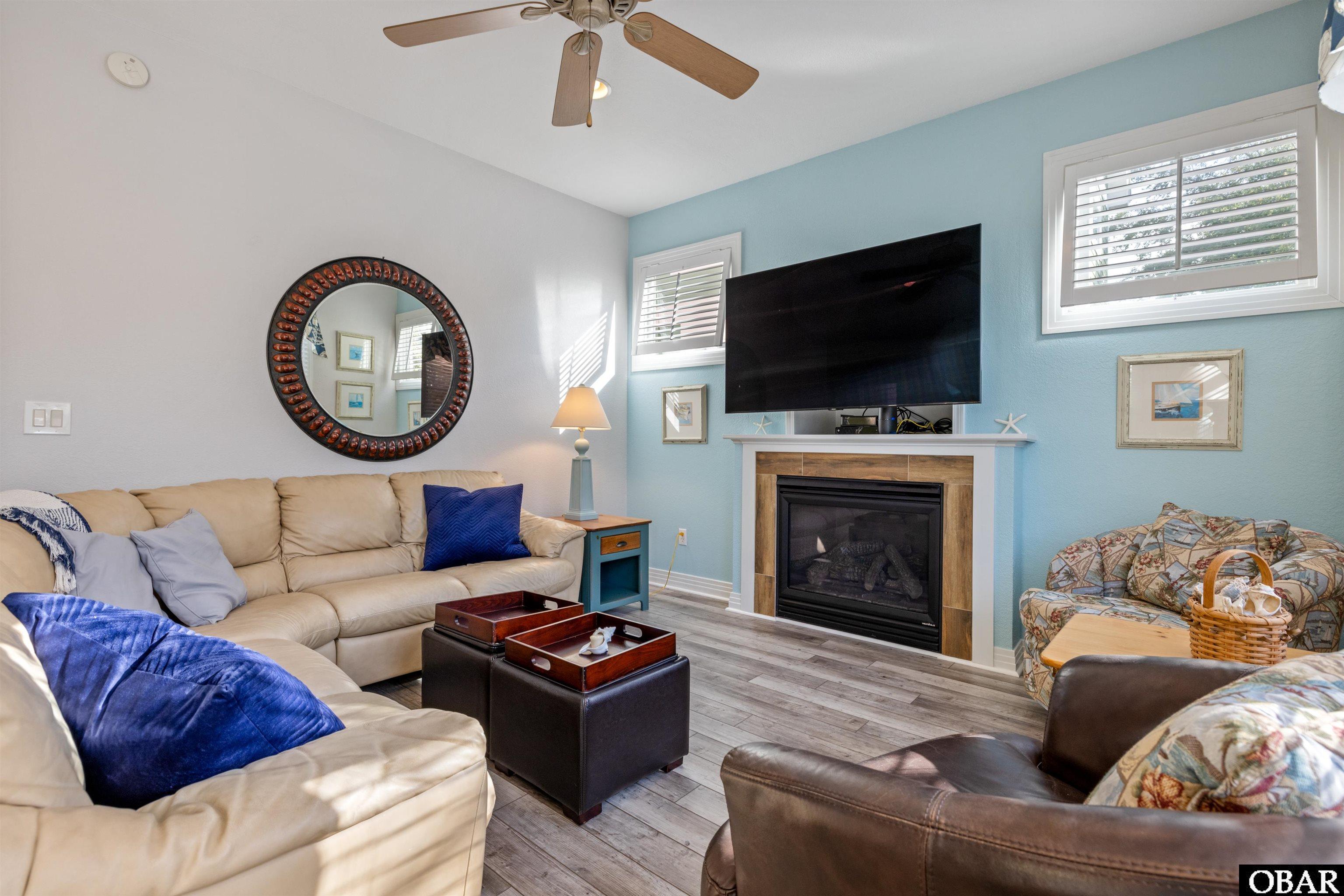 1332 Devonshire Road, Unit 24 Kill Devil Hills, NC 27948 - Photo 13 of 50 Living Room
