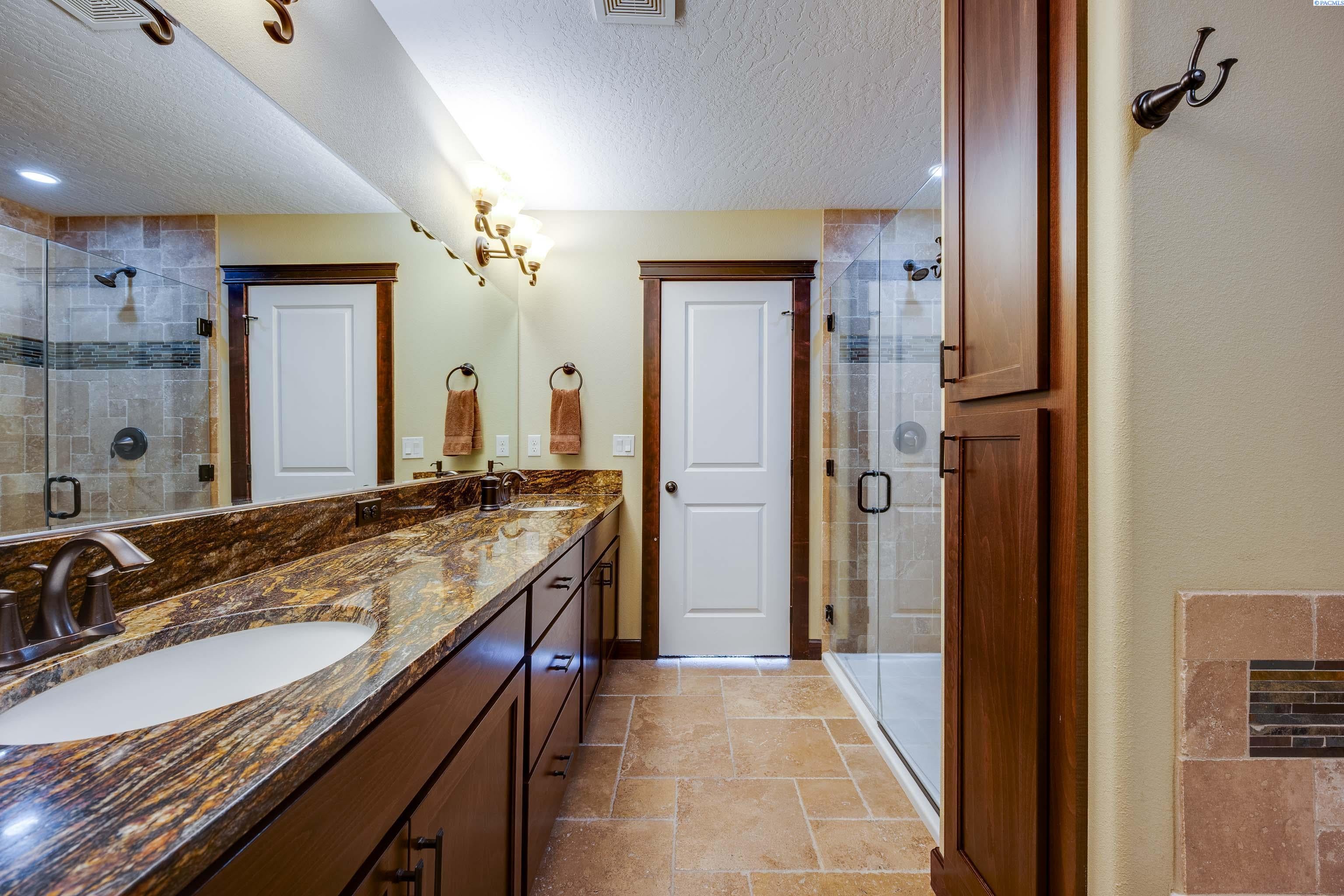 810 Southwest Windy Point Court Pullman, WA 99163 - Photo 25 of 50 Gallery Image 25