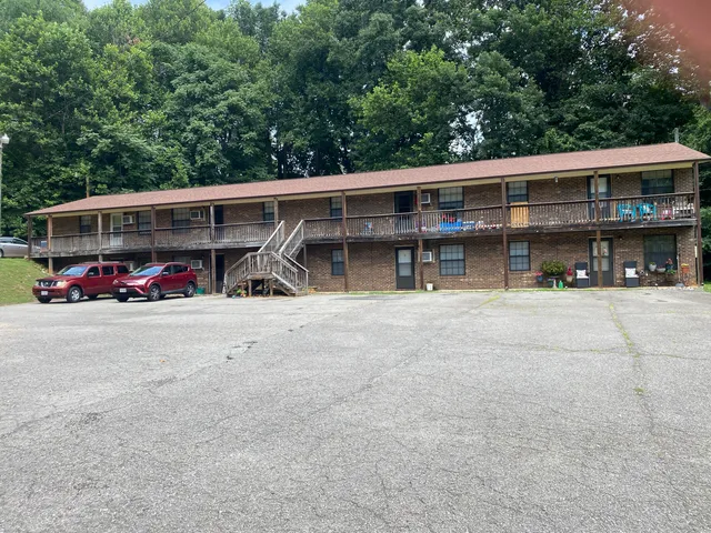 $795 | 216 Hilltop Drive, Unit 5, Collinsville, VA 24078