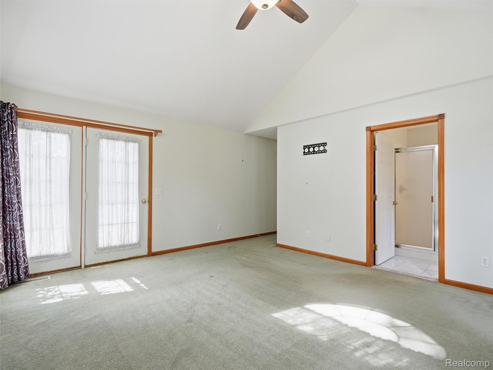 10288 Carmer Road Fenton, MI 48430 - Photo 20 of 52 42-DSC09771.jpg