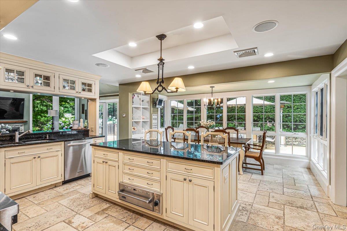 39 Cherry Lane Syosset, NY 11791 - Photo 13 of 43