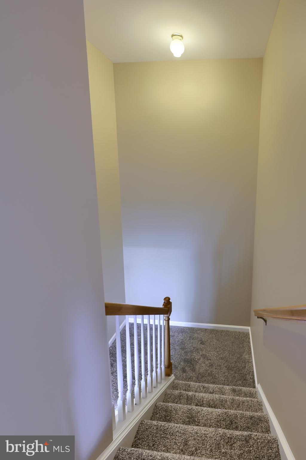 619 Chatham Way Lititz, PA 17543 - Photo 27 of 32 a view of entryway
