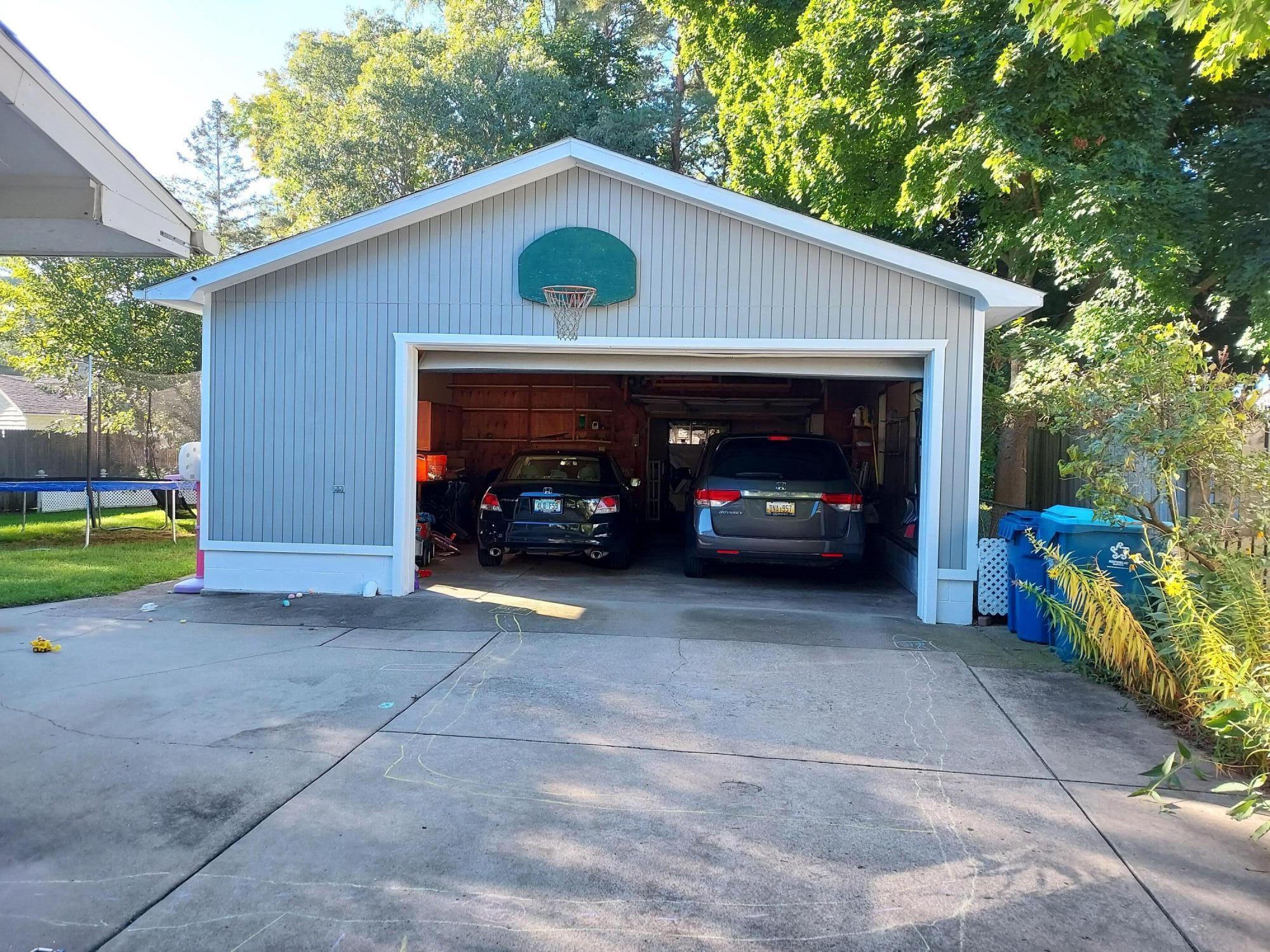 524 Grandview Avenue Spring Lake, MI 49456 - Photo 5 of 34 20220930_100320