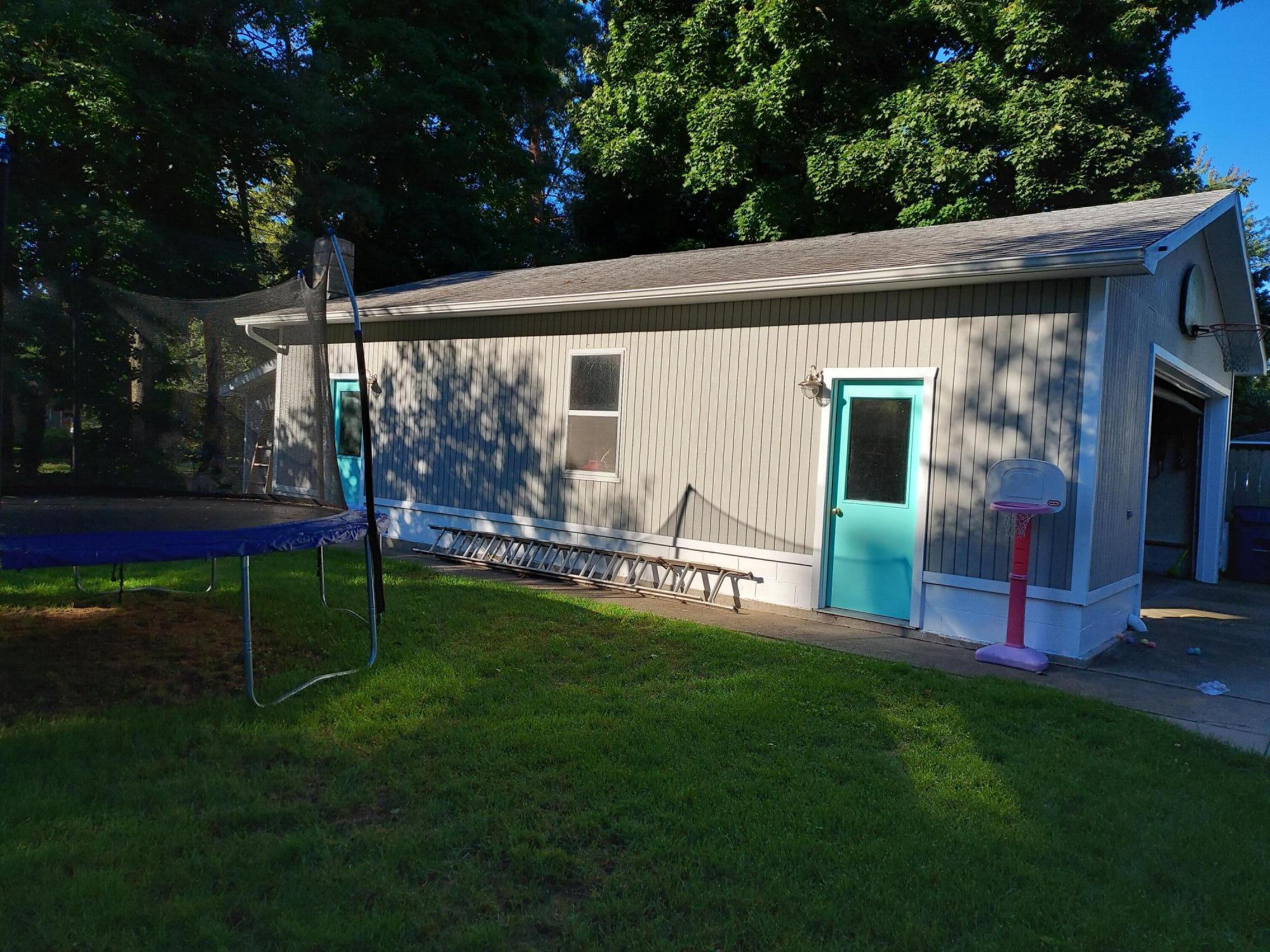 524 Grandview Avenue Spring Lake, MI 49456 - Photo 6 of 34 20220930_100349
