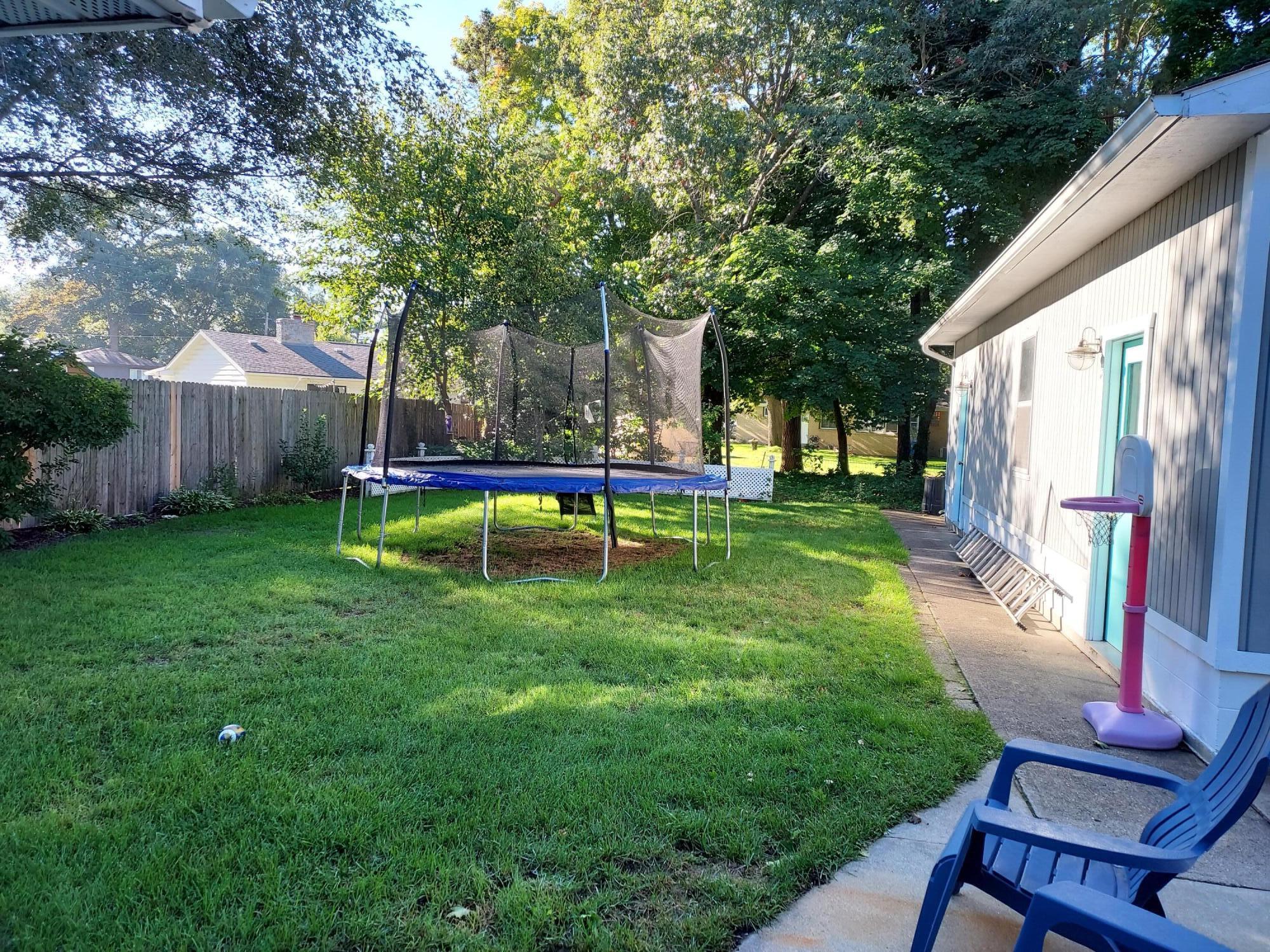 524 Grandview Avenue Spring Lake, MI 49456 - Photo 7 of 34 20220930_100335