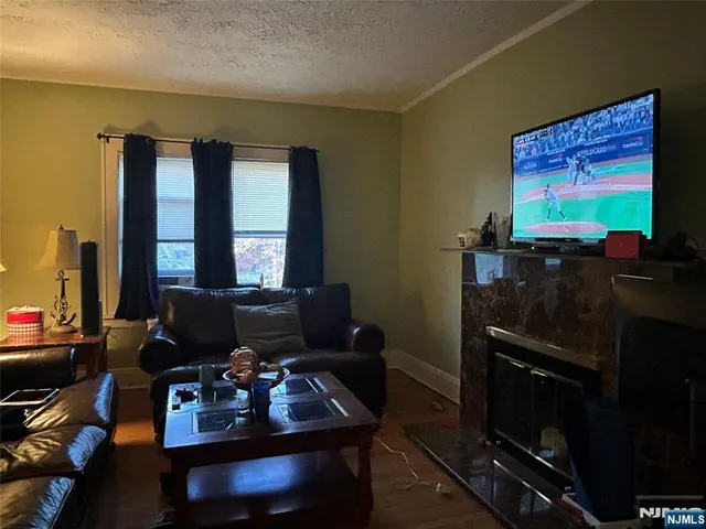 $2,450 | 404 Carmita Avenue, Rutherford, NJ 07070