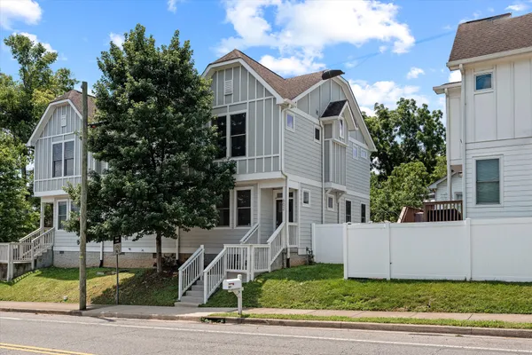 $3,600 | 602 Douglas Avenue, Nashville, TN 37207