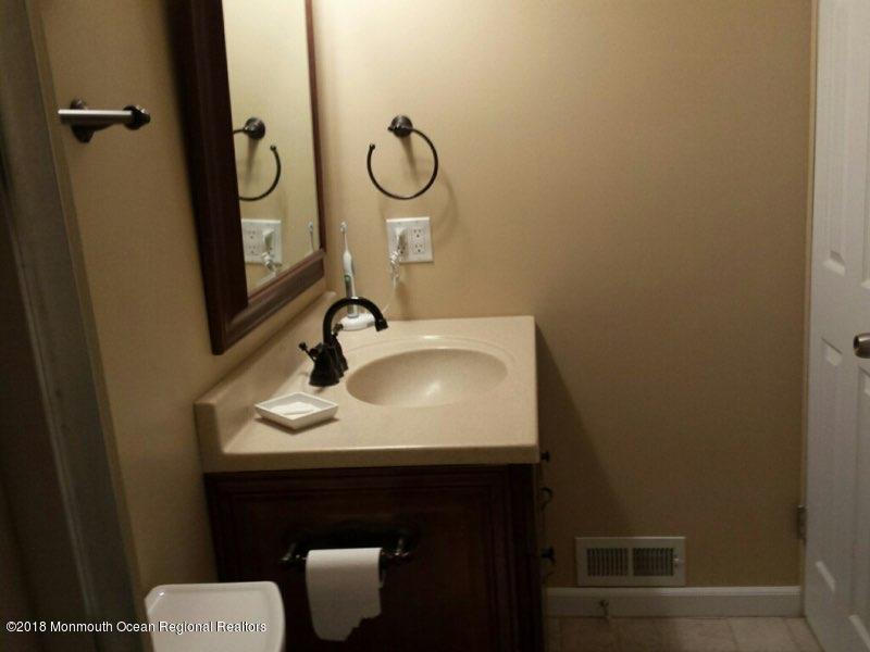 58 Racquet Road Wall, NJ 07719 - Photo 14 of 21 2nd Floor Bath