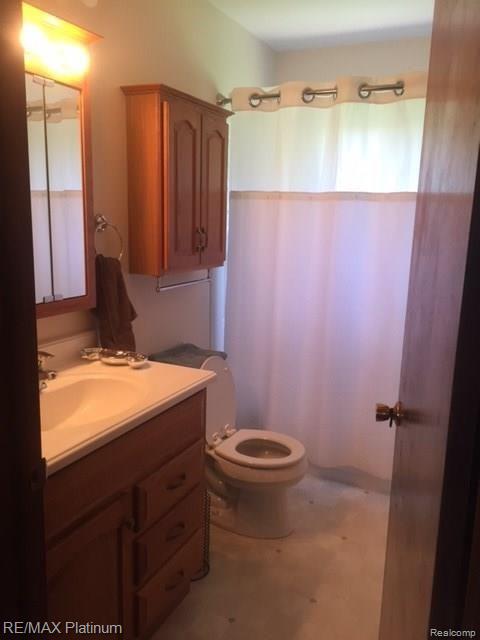 2755 North Hughes Road Howell, MI 48855 - Photo 40 of 57 Main Bathroom