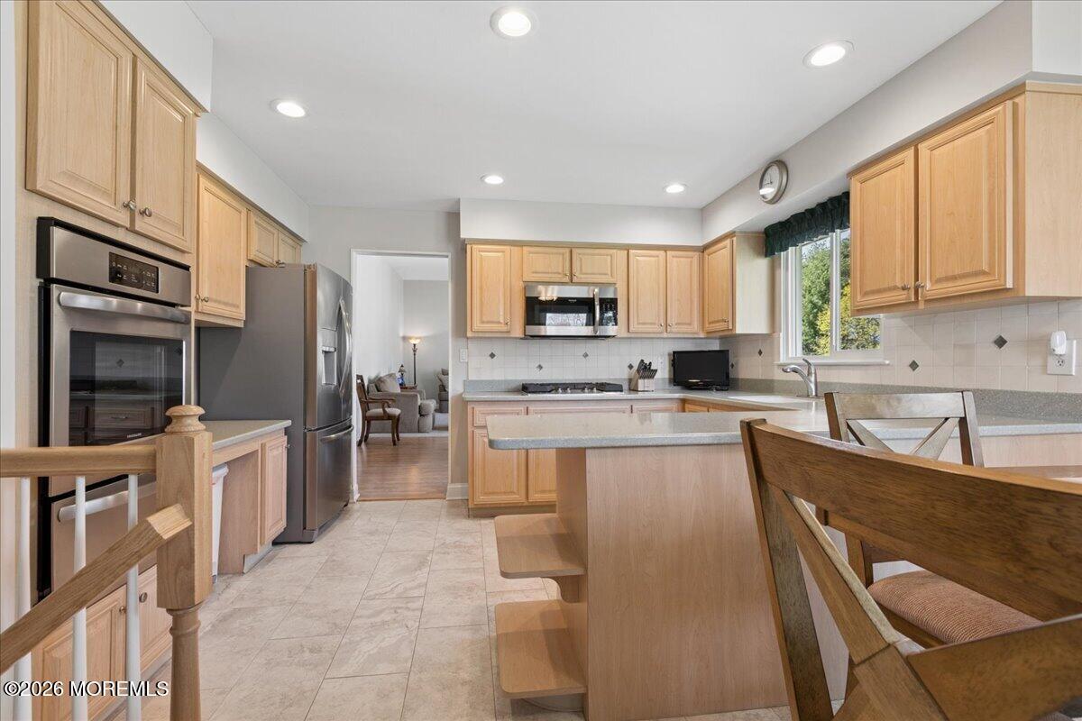 81 Kings Way Freehold, NJ 07728 - Photo 15 of 53 14-Image-17