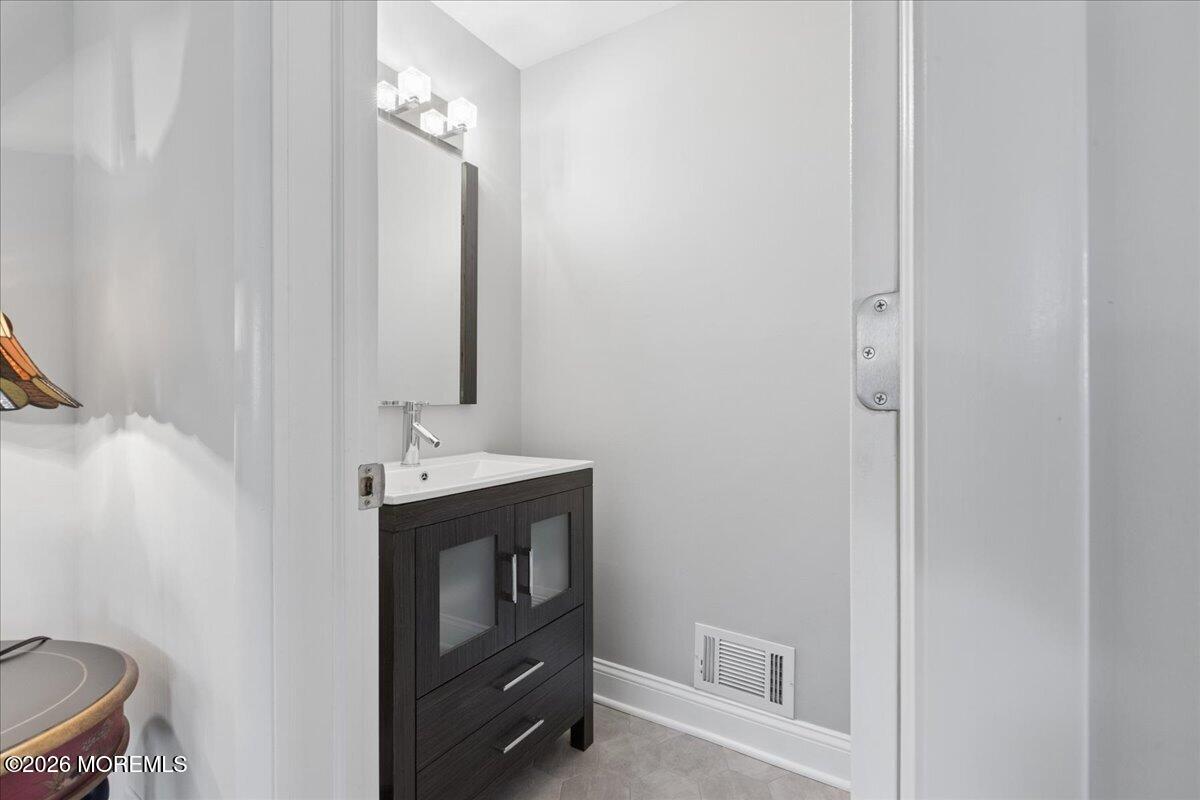 81 Kings Way Freehold, NJ 07728 - Photo 9 of 53 08-Image-9