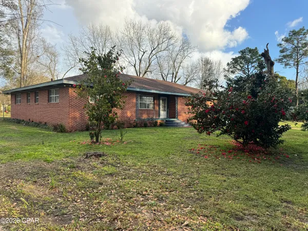 $269,000 | 1021 8th Avenue, Graceville, FL 32440