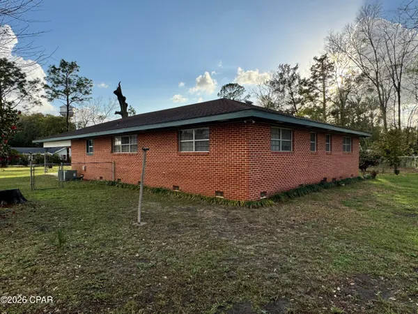 $269,000 | 1021 8th Avenue, Graceville, FL 32440