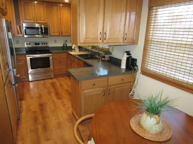 $249,900 | 1220 South Grant Avenue, Janesville, WI 53546