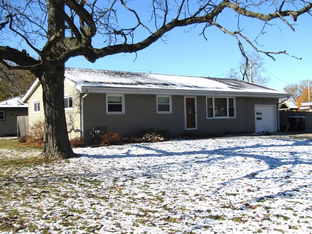 $249,900 | 1220 South Grant Avenue, Janesville, WI 53546
