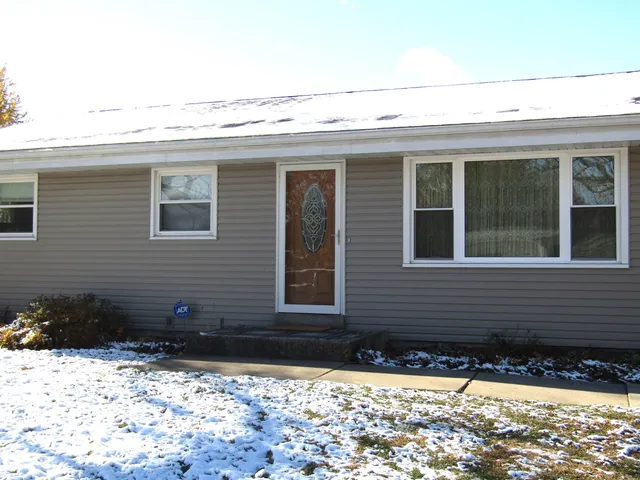 $249,900 | 1220 South Grant Avenue, Janesville, WI 53546