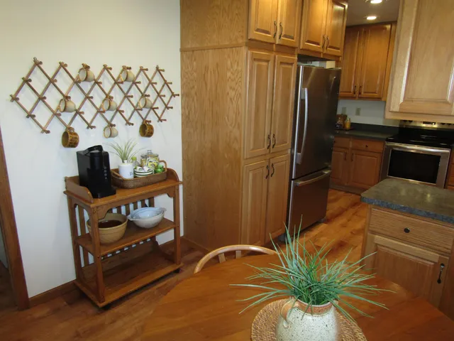 $249,900 | 1220 South Grant Avenue, Janesville, WI 53546