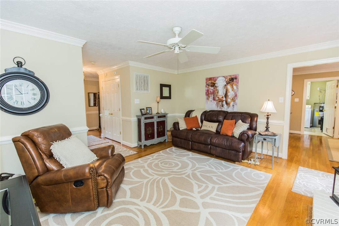 7157 Hughes Road Sandston, VA 23150 - Photo 23 of 47 Family Room, view from far corner of the room, sho