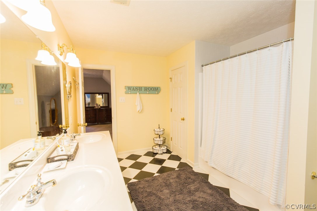 7157 Hughes Road Sandston, VA 23150 - Photo 41 of 47 Second Level. Jack and Jill Bathroom. View two sho