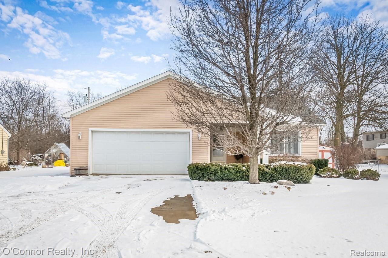 851 Range Road Marysville, MI 48040 - Photo 1 of 24 851 Range-1.jpg