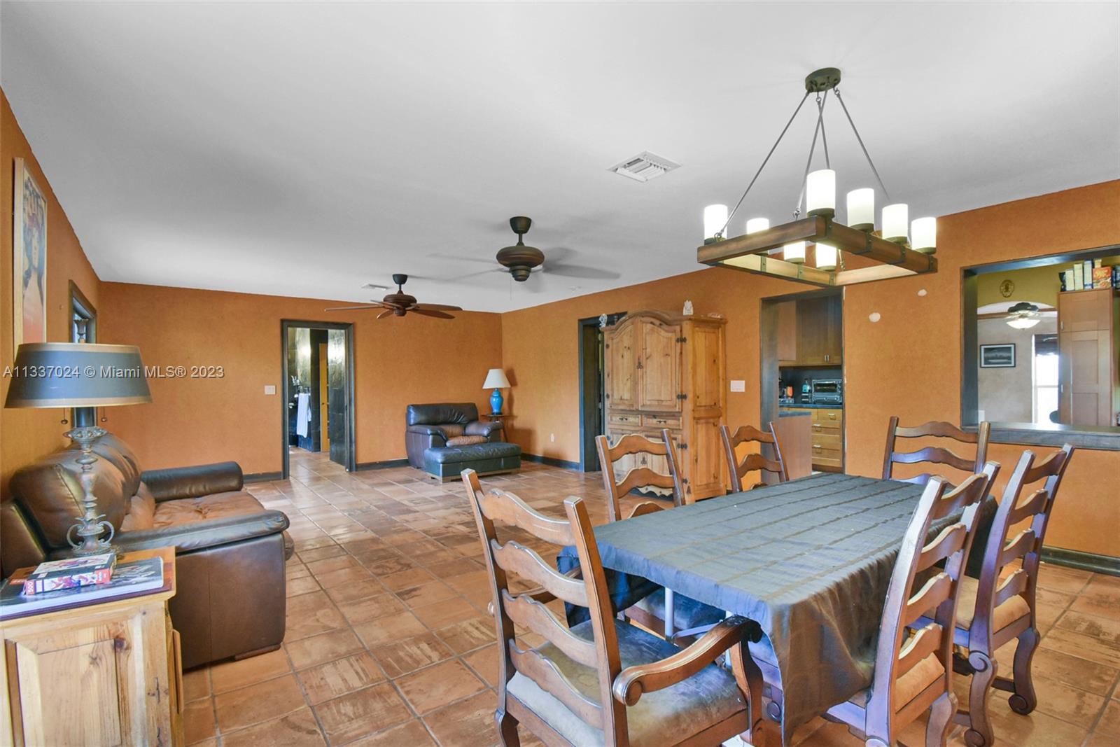 917 North 31st Road Hollywood, FL 33021 - Photo 11 of 31 Gallery Image 11