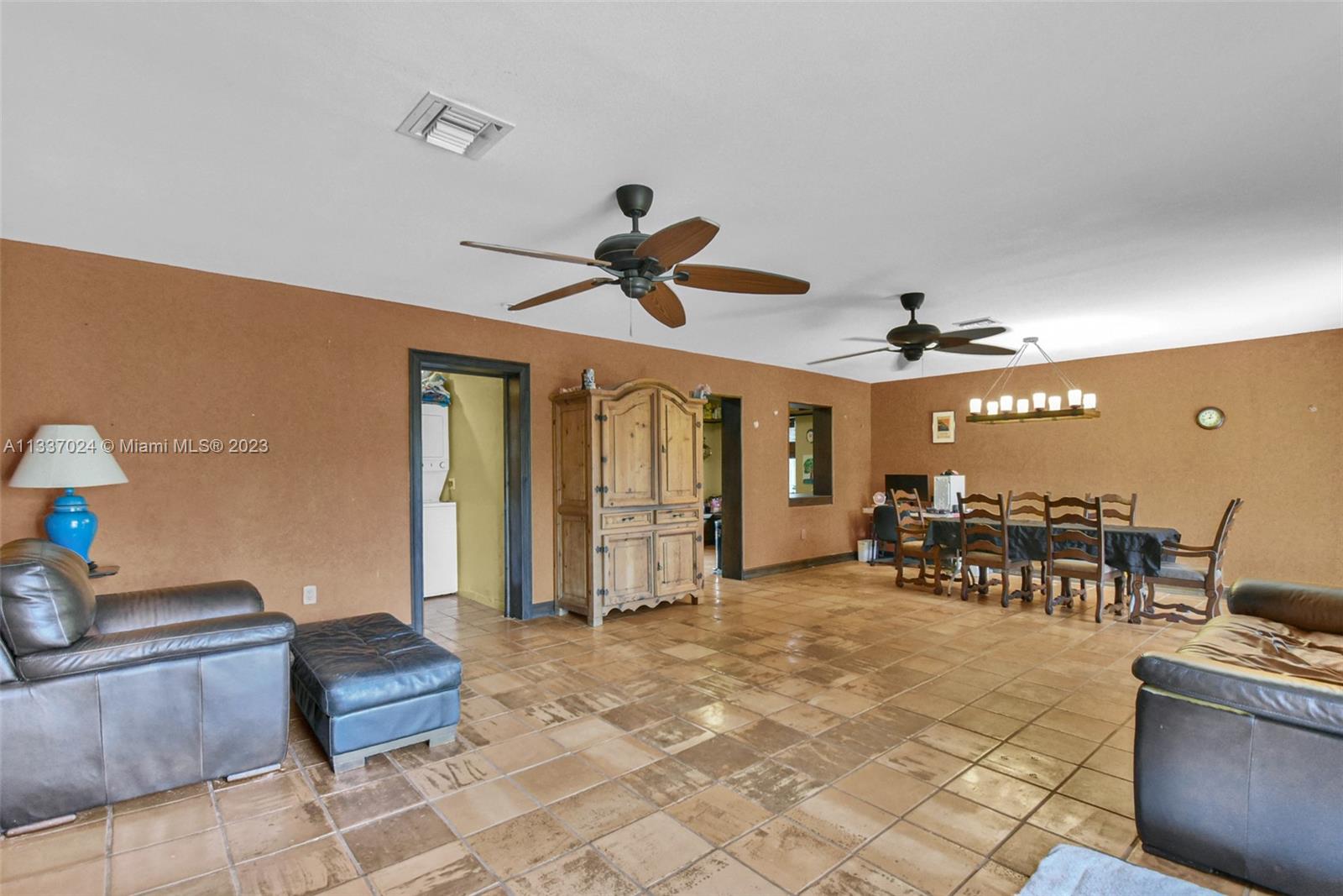 917 North 31st Road Hollywood, FL 33021 - Photo 12 of 31 Gallery Image 12