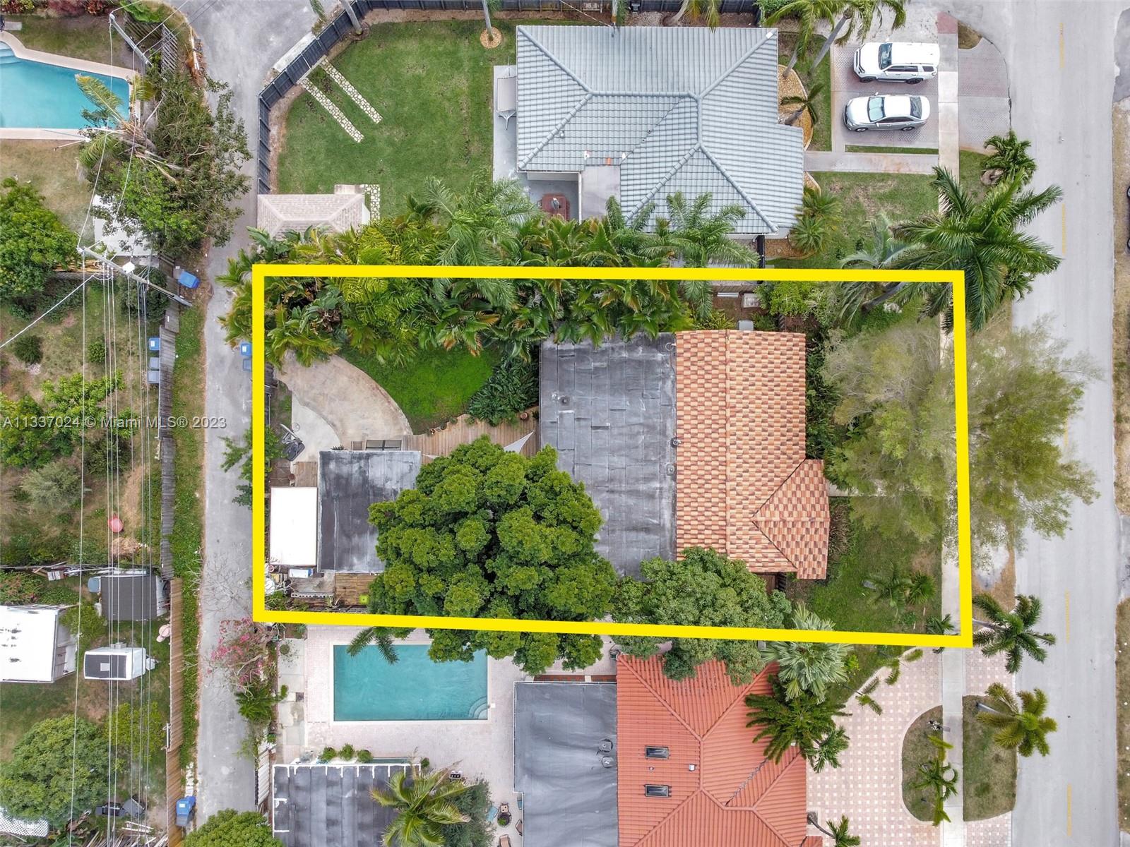 917 North 31st Road Hollywood, FL 33021 - Photo 2 of 31 Gallery Image 2