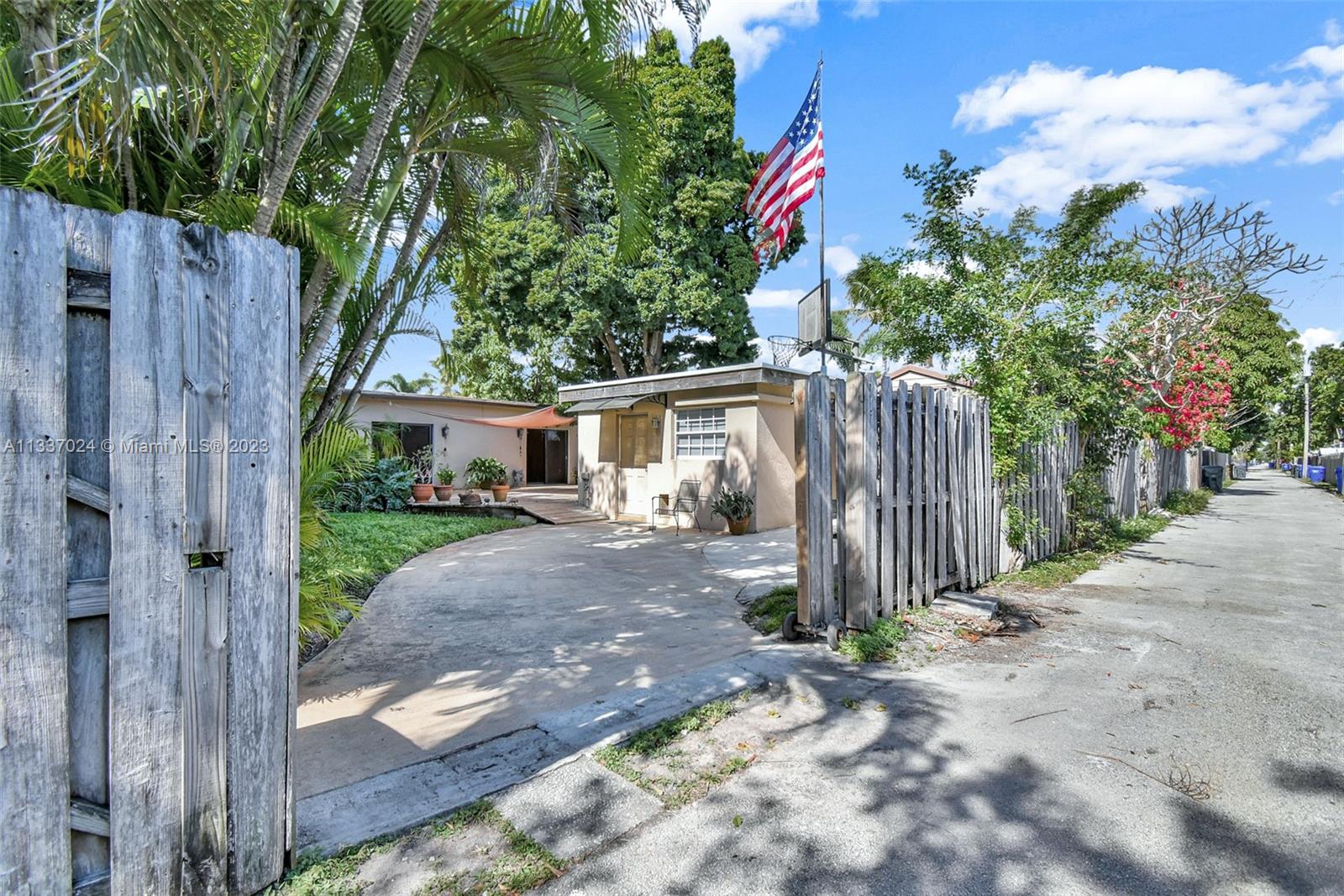 917 North 31st Road Hollywood, FL 33021 - Photo 30 of 31 Gallery Image 30