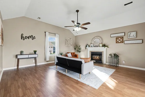 $1,800 | 1304 Freedom Drive, Clarksville, TN 37042