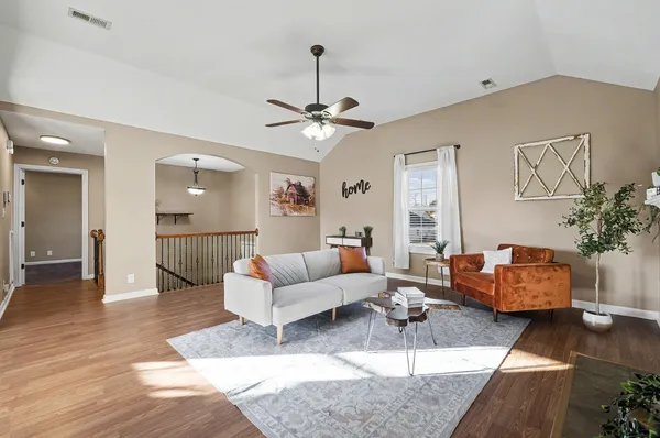 $1,800 | 1304 Freedom Drive, Clarksville, TN 37042