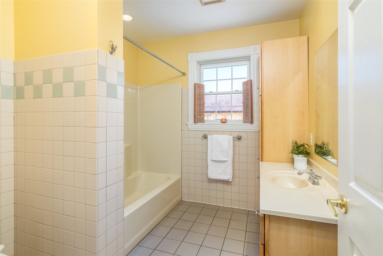 1471 Oakland Station Road Georgia, VT 05478 - Photo 20 of 40 Gallery Image 20