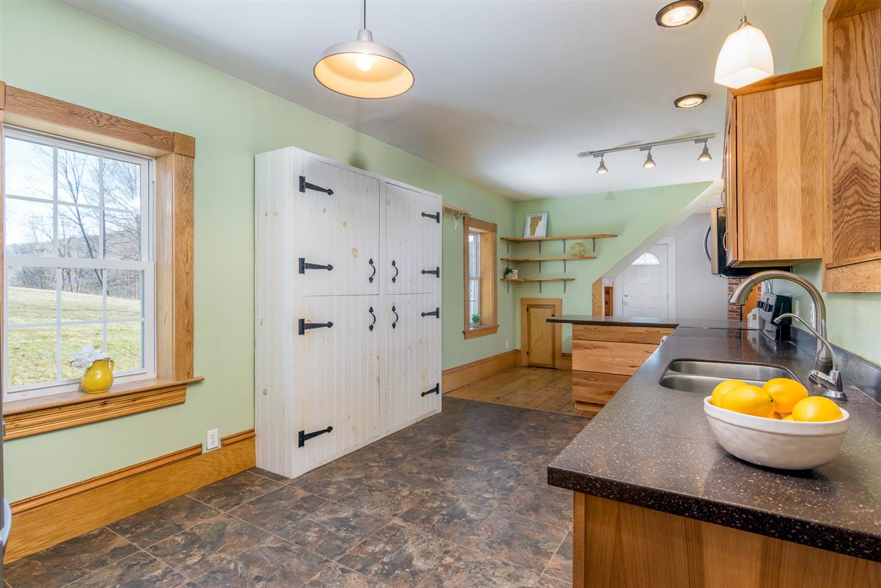 1471 Oakland Station Road Georgia, VT 05478 - Photo 4 of 40 Gallery Image 4