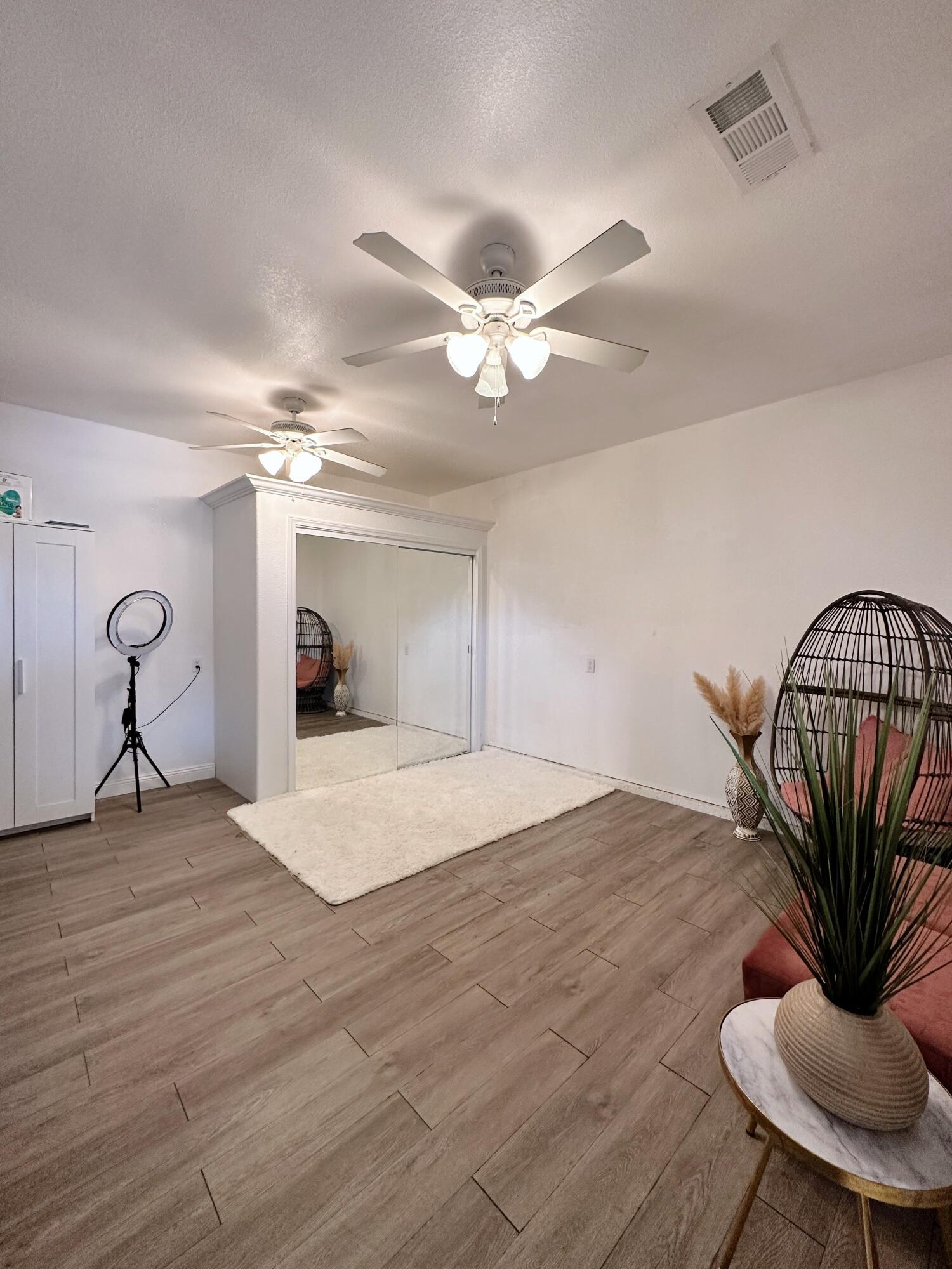 600 South R Street Tulare, CA 93274 - Photo 16 of 23 extra room