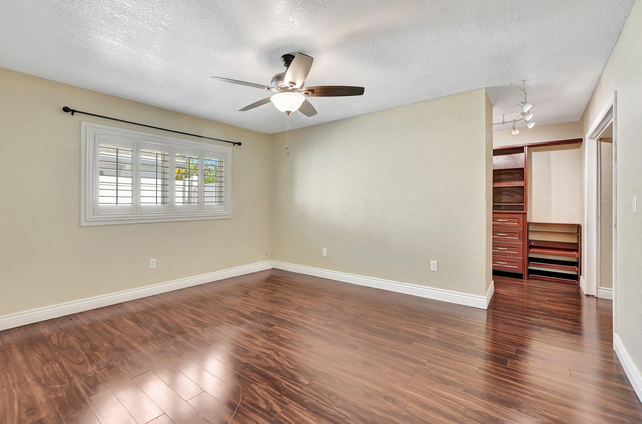 9032 Southwest 1st Street Boca Raton, FL 33428 - Photo 20 of 37 23-web-or-mls-DSC_1246