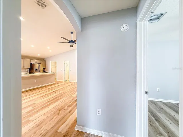 $2,400 | 6945 Gideon Circle, Zephyrhills, FL 33541