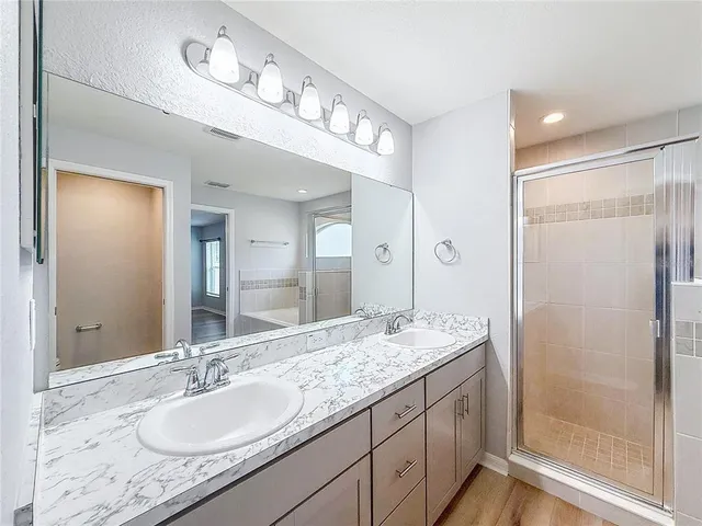 $2,400 | 6945 Gideon Circle, Zephyrhills, FL 33541