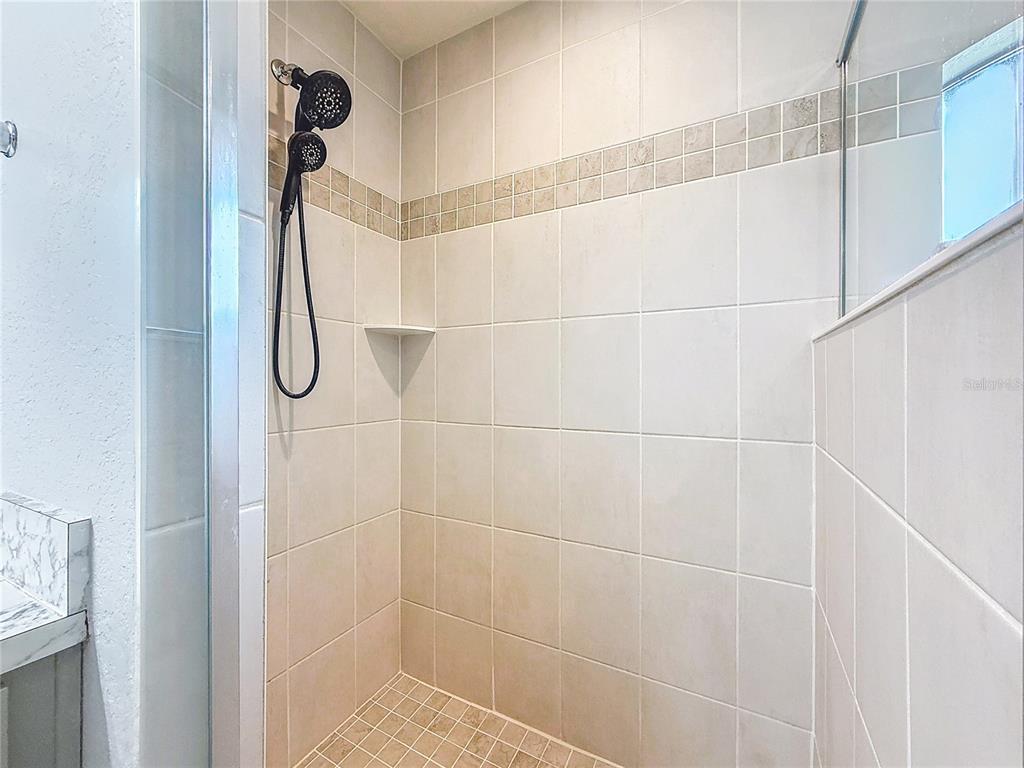 6945 Gideon Circle Zephyrhills, FL 33541 - Photo 35 of 45