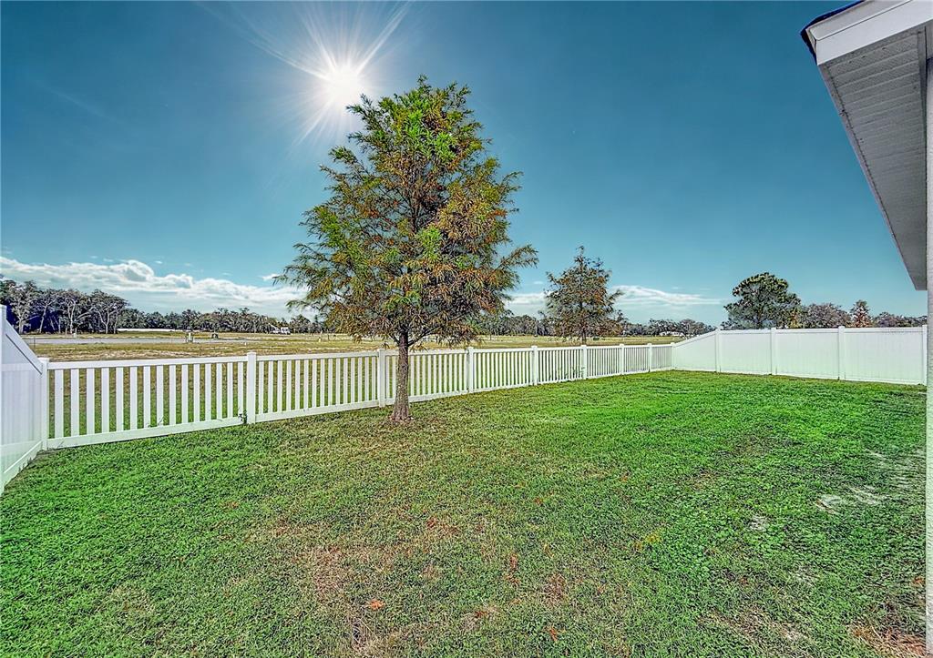 6945 Gideon Circle Zephyrhills, FL 33541 - Photo 9 of 45