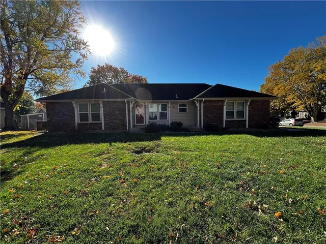 $249,900 | 2106 Southwest Still Meadows Lane, Blue Springs, MO 64015