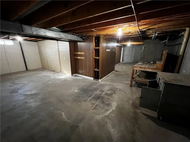 $249,900 | 2106 Southwest Still Meadows Lane, Blue Springs, MO 64015