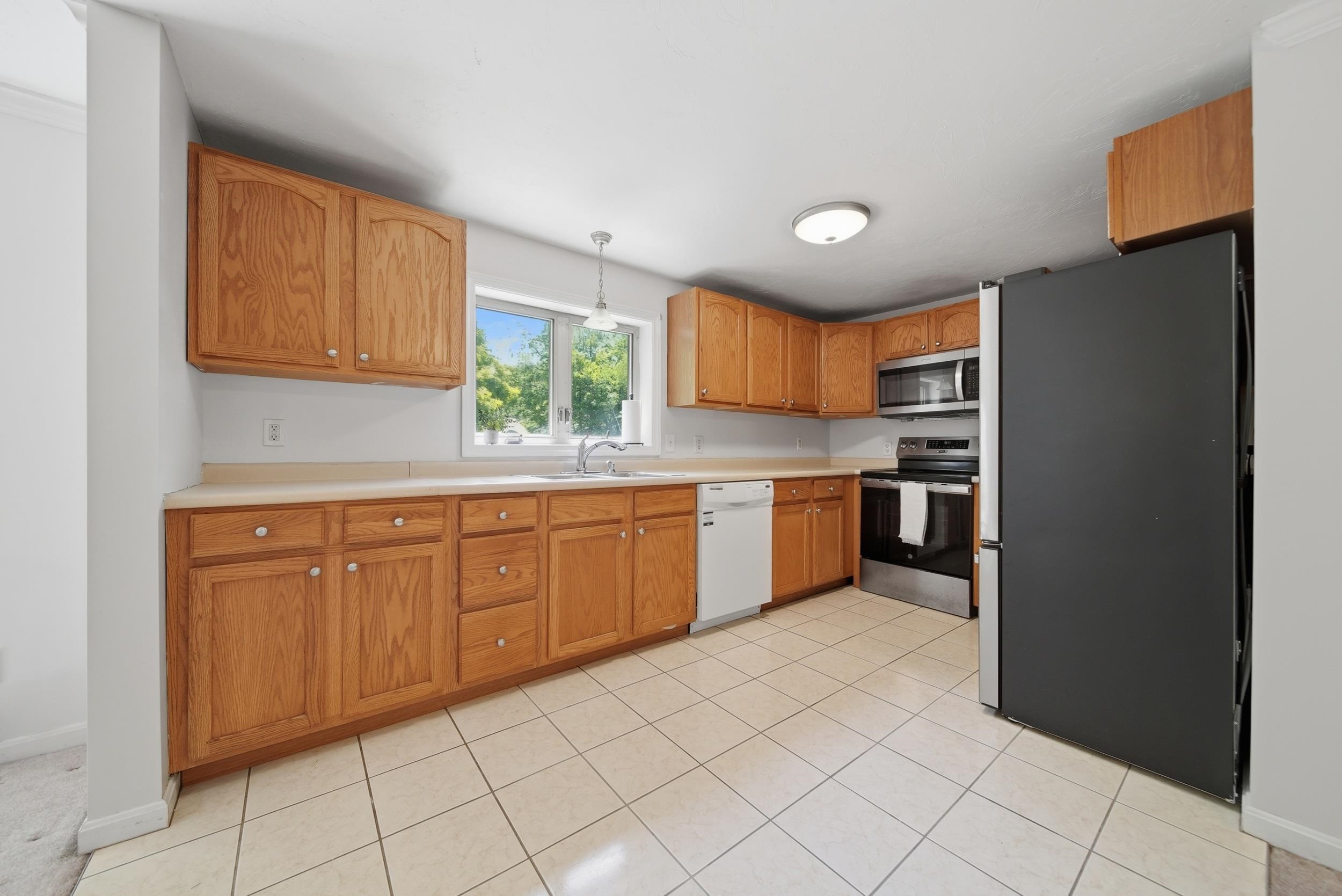 31 Henderson Road, Unit 15 Gilford, NH 03249 - Photo 14 of 35