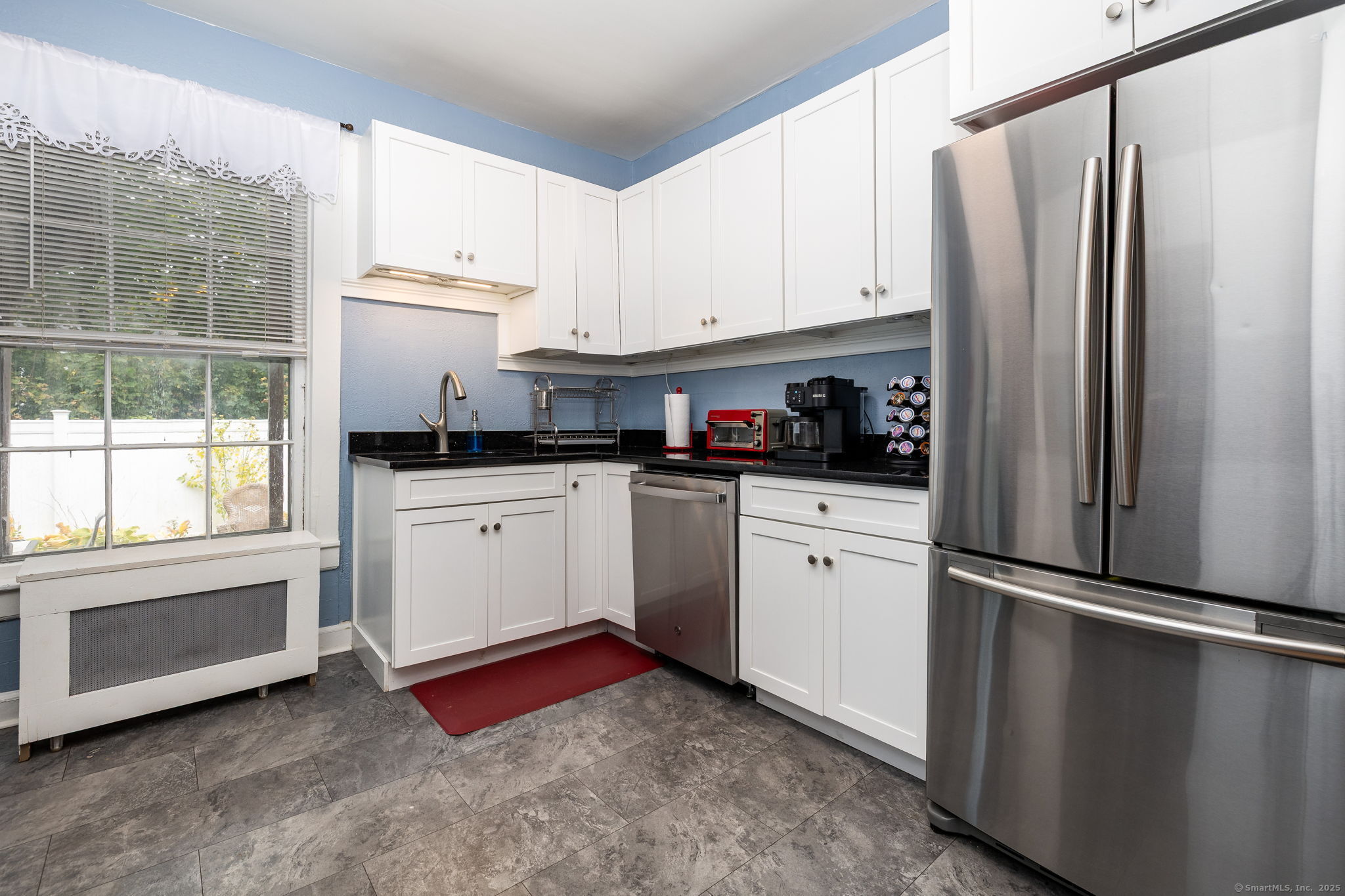 8 Pearl Street Groton, CT 06355 - Photo 13 of 40