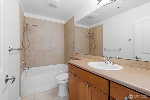 $240,000 | 2840 Southwest Raymond Street, Unit 203, Seattle, WA 98126