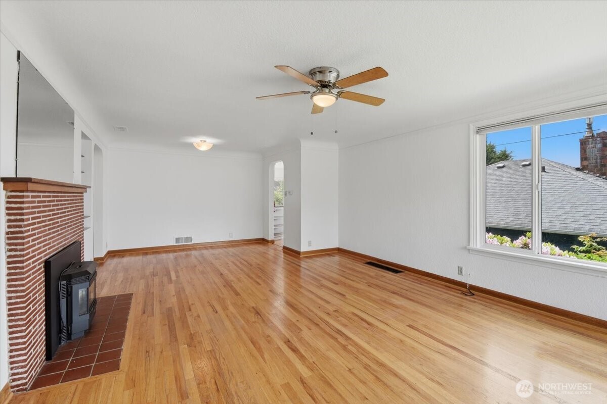 3733 Southwest Webster Street Seattle, WA 98126 - Photo 2 of 22