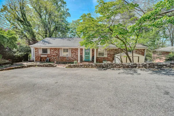 $529,000 | 3125 Burnleigh Road Southwest, Roanoke, VA 24014